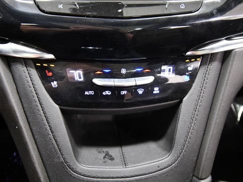 Used 2024 Cadillac XT6 Premium Luxury w/ Technology Package AWD/4WD image 27