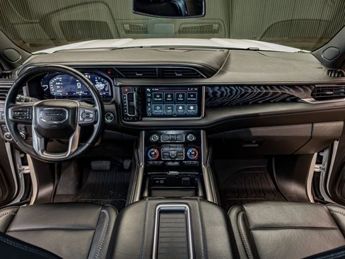 Used 2023 GMC Yukon Denali image 15