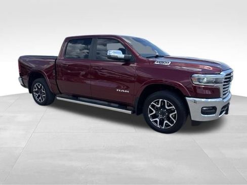 Used 2025 RAM 1500 Laramie AWD/4WD image 8