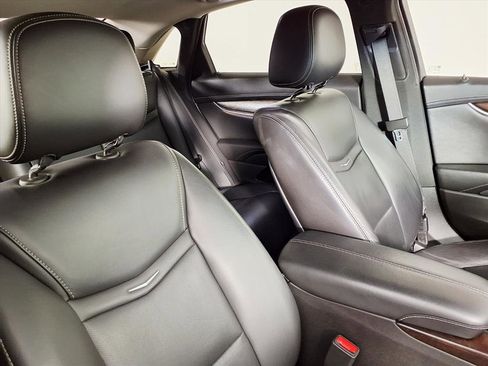 Used 2019 Cadillac XTS Luxury image 10