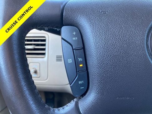 Used 2011 Buick Lucerne CX image 9