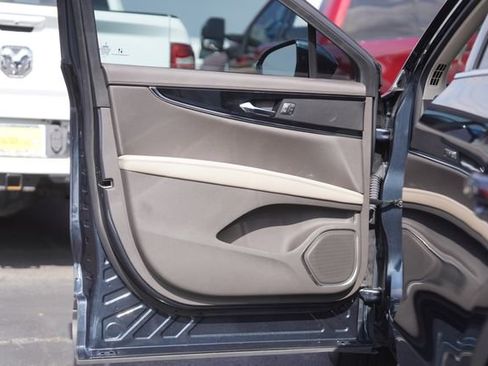 Used 2023 Lincoln Nautilus FWD image 30