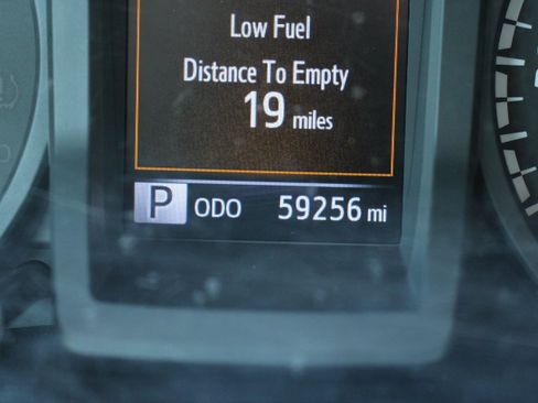 Used 2022 Toyota Tacoma SR AWD/4WD image 27