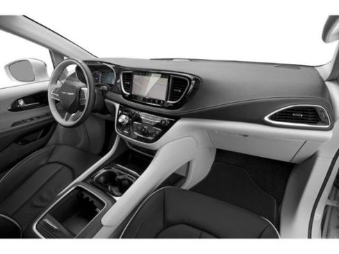 Used 2021 Chrysler Pacifica Limited w/ Uconnect Theater Family Group image 19