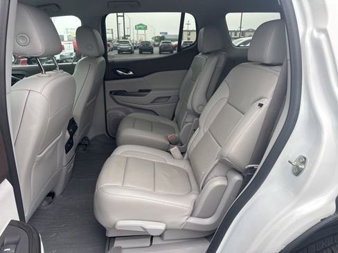 Used 2020 GMC Acadia SLT w/ Premium Package image 22