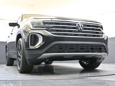 New 2026 Volkswagen Atlas SE w/ Black Wheel Package AWD/4WD image 43
