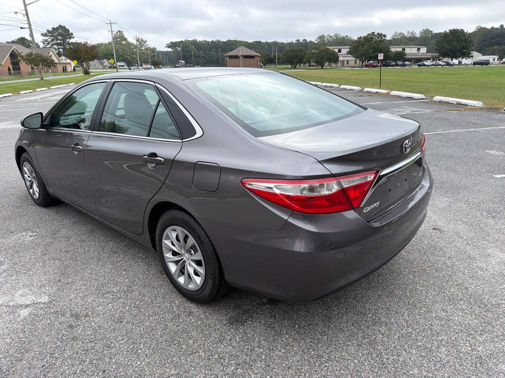 Used 2017 Toyota Camry LE FWD image 5