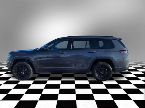 Used 2024 Jeep Grand Cherokee L Laredo image 12