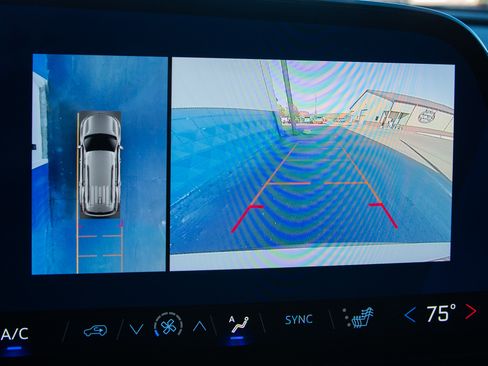 New 2026 Chevrolet Traverse Z71 w/ Enhanced Driving Package AWD/4WD image 17