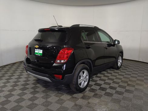 Used 2020 Chevrolet Trax LT w/ LT Convenience Package FWD image 9