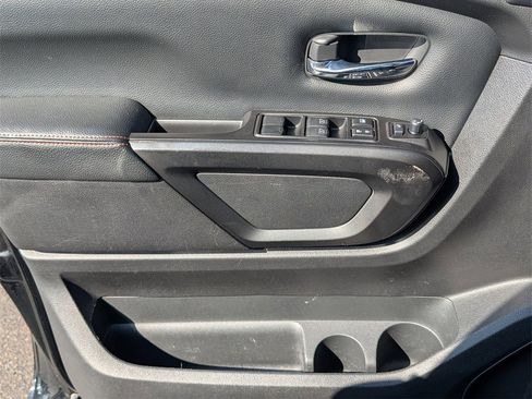 Used 2020 Nissan Titan PRO-4X w/ Pro-4x Convenience Package image 11