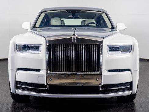 Used 2019 Rolls-Royce Phantom Sedan image 21