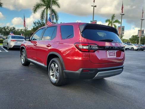 Used 2025 Honda Pilot EX-L image 9