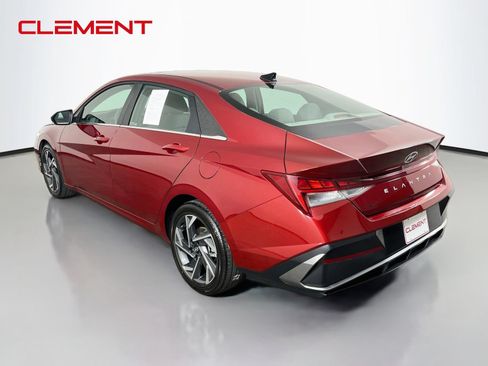 Used 2025 Hyundai Elantra SEL FWD image 9
