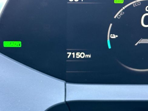 Used 2025 Toyota Prius Plug-In Hybrid FWD image 24