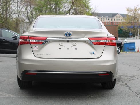 Used 2015 Toyota Avalon XLE Touring FWD image 5