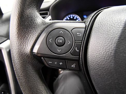 Used 2021 Toyota RAV4 LE AWD/4WD image 19