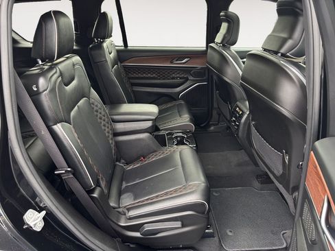 Used 2023 Jeep Grand Cherokee L Summit AWD/4WD image 23