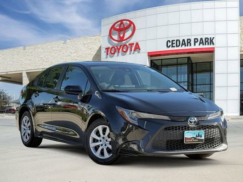 Used 2022 Toyota Corolla LE FWD image 1