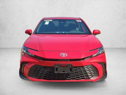 Used 2025 Toyota Camry SE FWD image 2