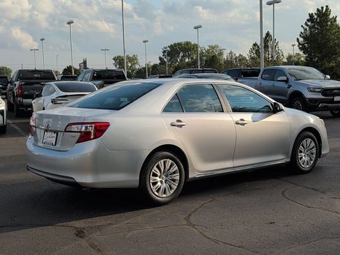 Used 2012 Toyota Camry LE FWD image 5