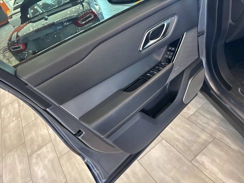 Used 2019 Land Rover Range Rover Velar R-Dynamic SE AWD/4WD image 29