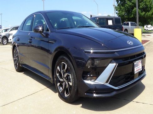Used 2025 Hyundai Sonata SEL FWD image 4