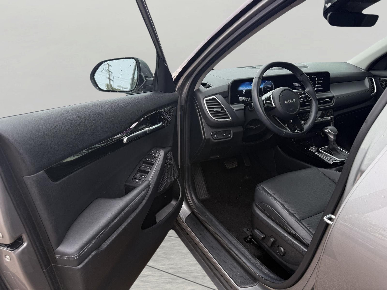 Used 2024 Kia Seltos EX AWD/4WD image 19