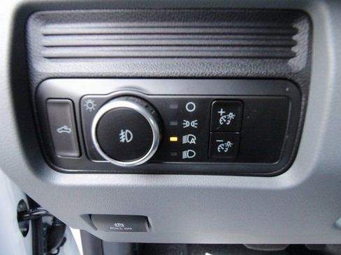 Used 2024 Ford F550 4x4 Regular Cab Super Duty image 16