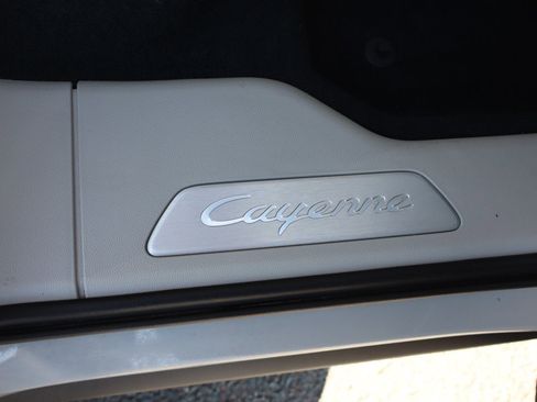 Used 2023 Porsche Cayenne Platinum Edition AWD/4WD image 21