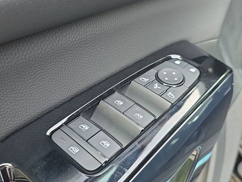New 2026 Nissan Pathfinder Platinum AWD/4WD image 21