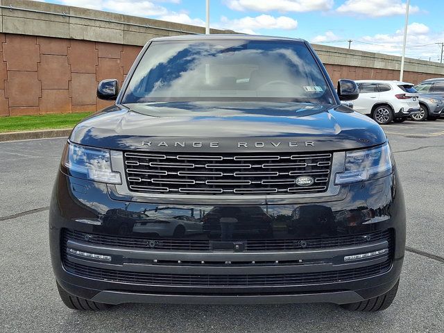 Used 2025 Land Rover Range Rover Long Wheelbase SE AWD/4WD image 2