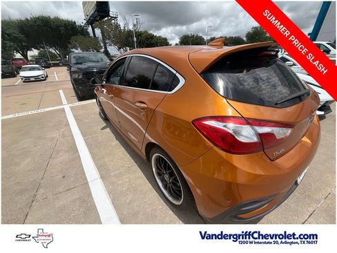 Used 2017 Chevrolet Cruze Premier FWD image 14