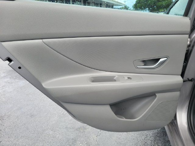 Certified 2023 Hyundai Elantra SEL FWD image 23