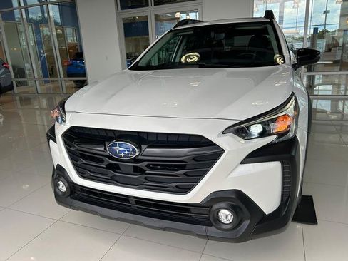 Used 2025 Subaru Outback Onyx Edition AWD/4WD image 3