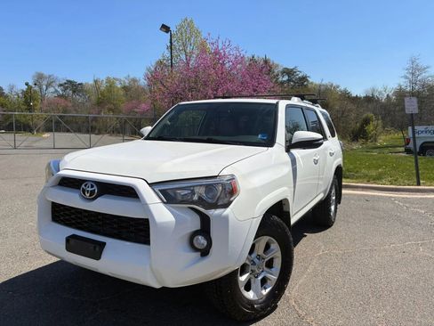 Used 2018 Toyota 4Runner SR5 Premium image 2