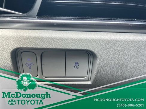 Used 2025 Kia Sorento S AWD/4WD image 17