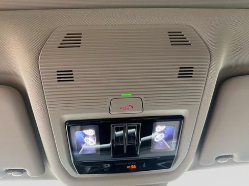 Used 2024 Volkswagen Atlas Peak Edition SEL AWD/4WD image 33
