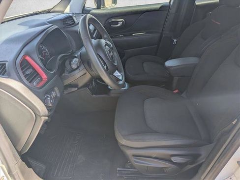 Used 2023 Jeep Renegade Trailhawk AWD/4WD image 17