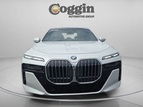 Used 2024 BMW 740i w/ Executive Package RWD image 8