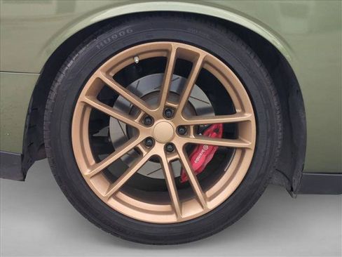 Used 2018 Dodge Challenger R/T Scat Pack RWD image 22