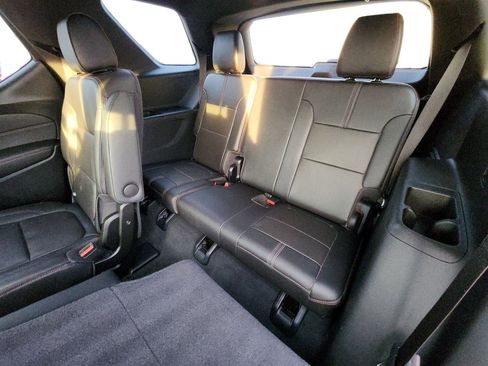 Used 2023 Chevrolet Traverse RS image 38