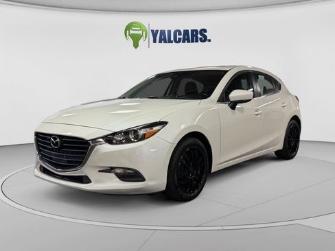Used 2017 MAZDA MAZDA3 Touring FWD image 1