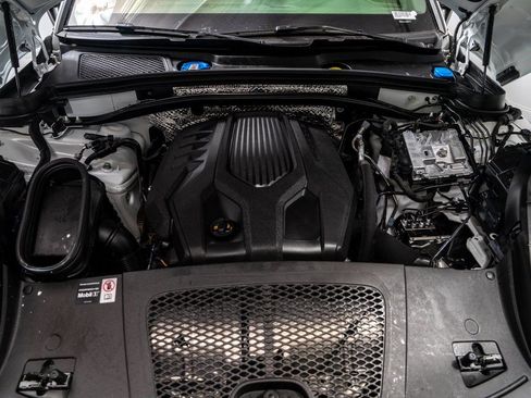 New 2026 Porsche Macan Turbo image 34