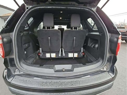 Used 2018 Ford Explorer XLT AWD/4WD image 4