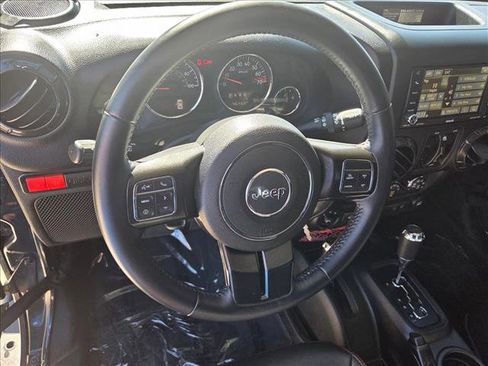 Used 2017 Jeep Wrangler Unlimited Rubicon image 10