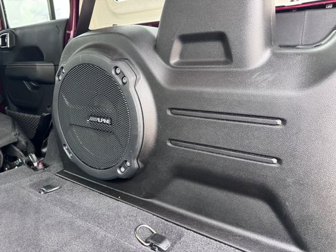 Used 2021 Jeep Wrangler Unlimited Sahara w/ Uconnect 4C Nav & Sound Group image 10