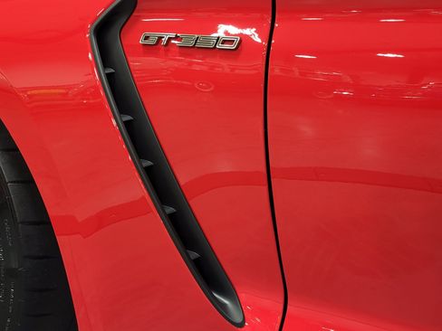 Used 2017 Ford Mustang Shelby GT350R w/ GT350R Equipment Group 920A image 9