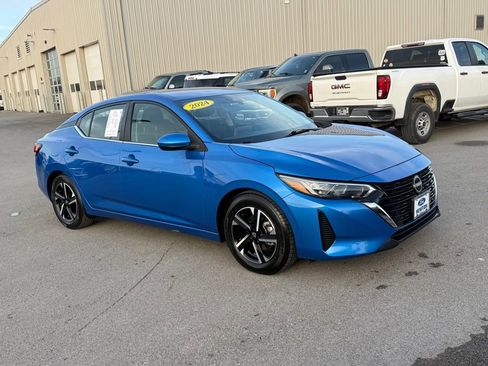 Used 2024 Nissan Sentra SV image 2