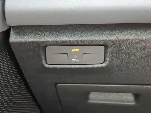 Certified 2026 Volkswagen Tiguan SE R-Line FWD image 27